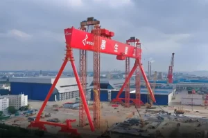 2000-Ton Ultra-Large Shipbuilding Gantry Crane for Hull Section Lifting (1)