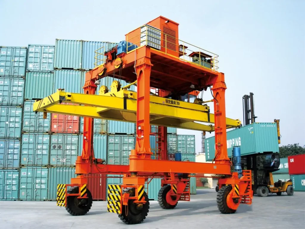 Diesel-Powered Straddle Carrier
