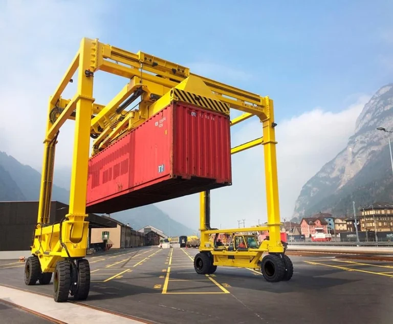 Industrial Straddle Carrier​ Crane