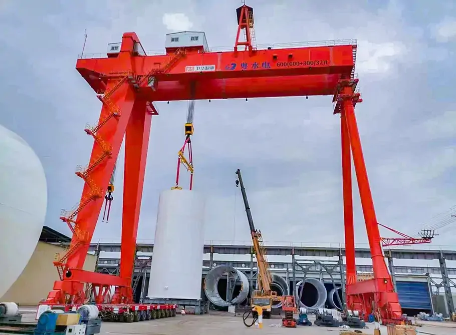 Rubber-Tired Gantry Crane (RTG)