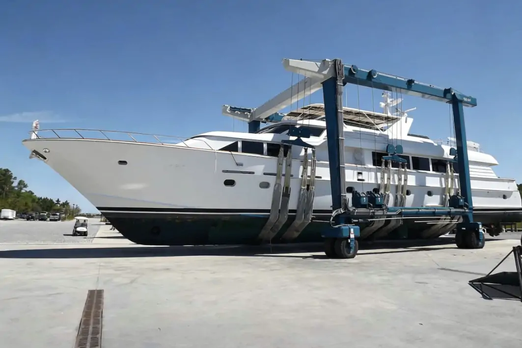 Elevador de barcos eléctrico vs. diésel