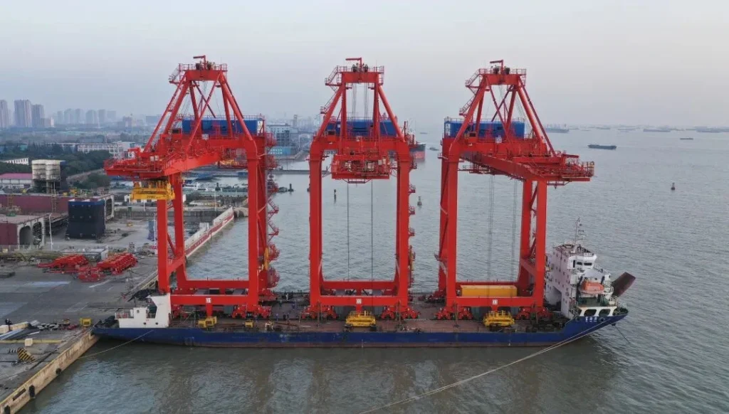 remote-controlled automated quay cranes