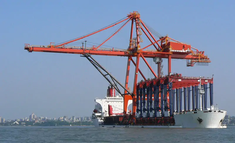Deep-water terminals